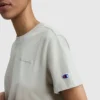 T-shirt classica, scritta tono su tono sul lato sinistro del petto