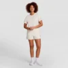 T-shirt classica, scritta tono su tono sul lato sinistro del petto